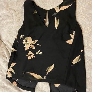 Dynamite open back flower print tank/blouse